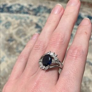 🖤5/$25 Elegant Silver and Blue Gemstone Ring